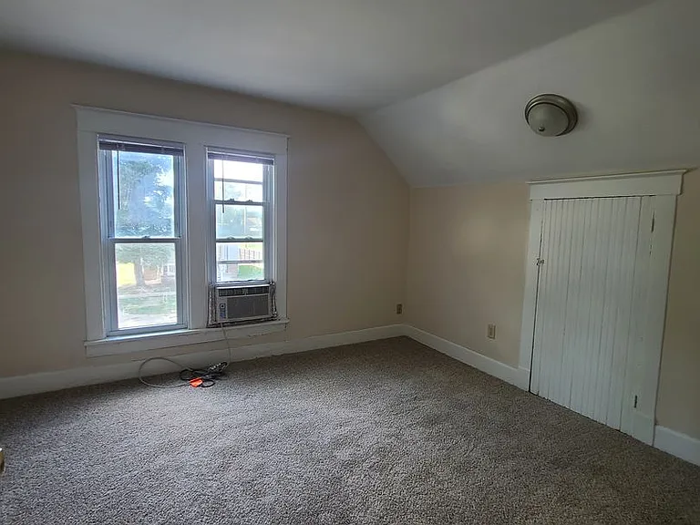 1412 N Champaign St — Photo 4