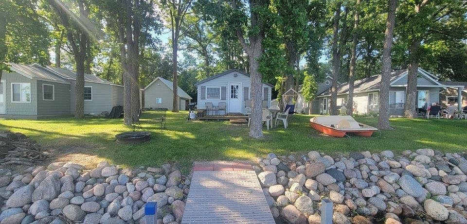 1st image of 36660 Oak Point Dr