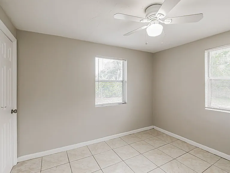2418 SW 6th Ct — Photo 11