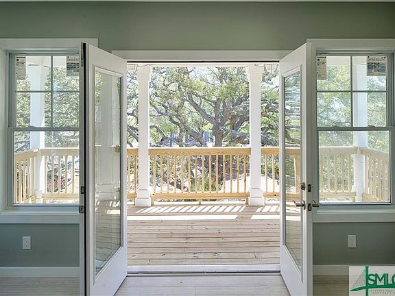 Great Room overlooking front porch