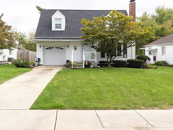2nd image of 604 W Knoll Crest Dr
