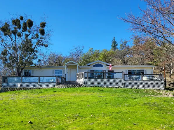 920 W Rolling Hills Dr, Eagle Pt, OR 97524