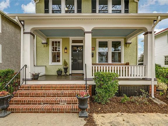 5th image of 3013 Montrose Ave