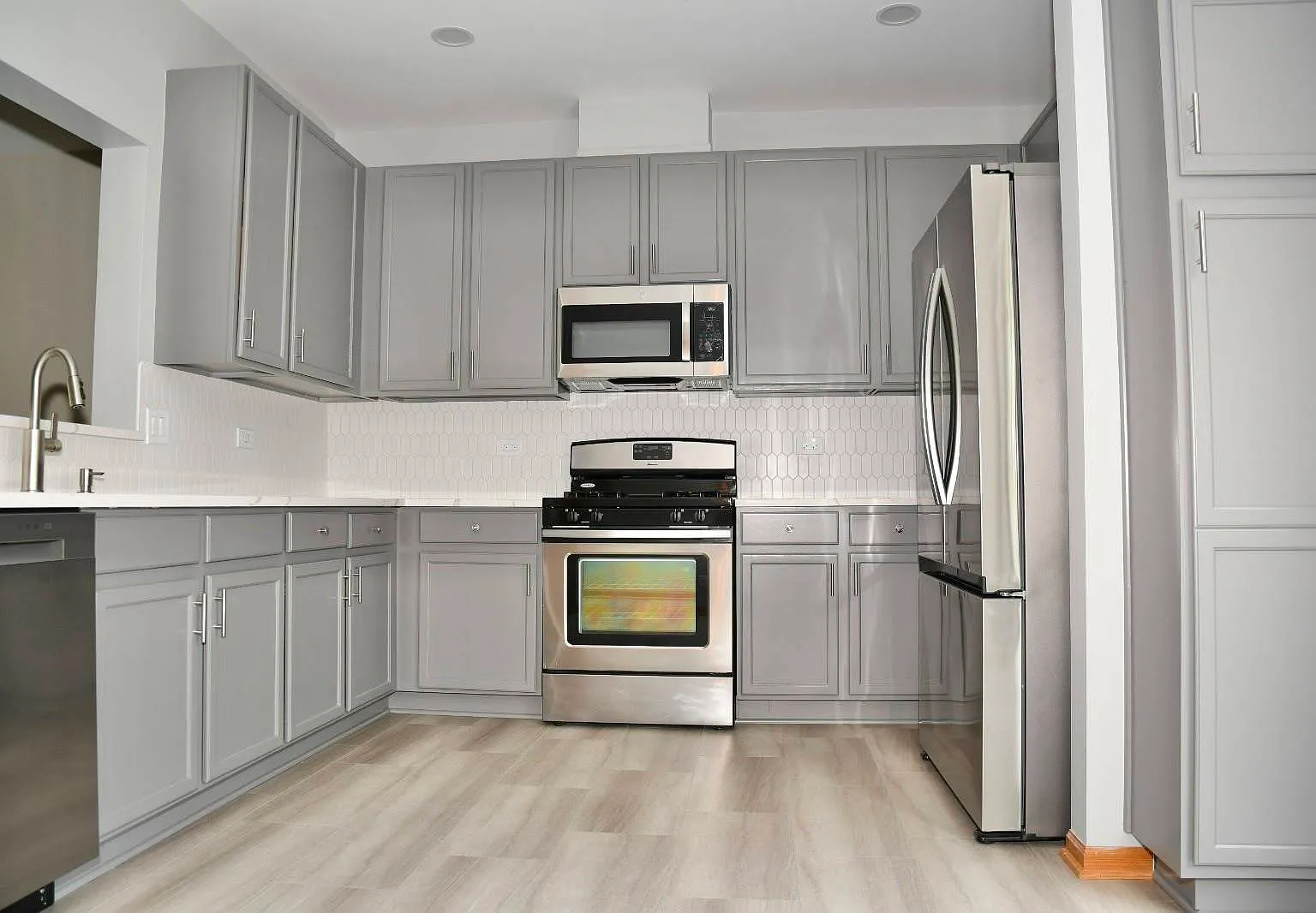 3 bed, 2.5 bath, 1806 sqft, $2,850 — Photo 4
