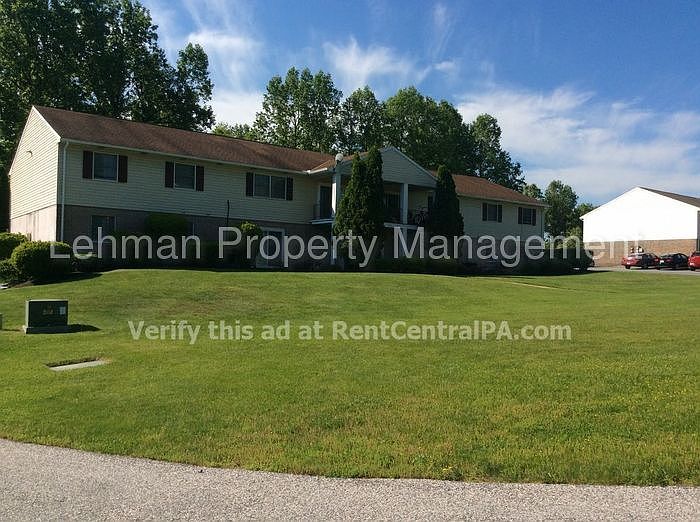 2nd image of 1050 Peggy Dr APT 8