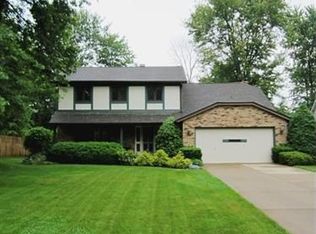 26114 Tallwood Dr, North Olmsted, OH