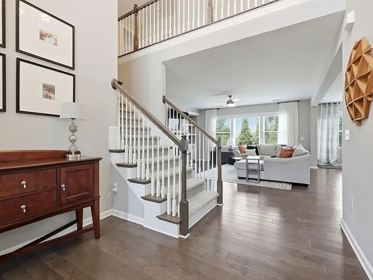 806 Blue Moon Ct — Photo 3