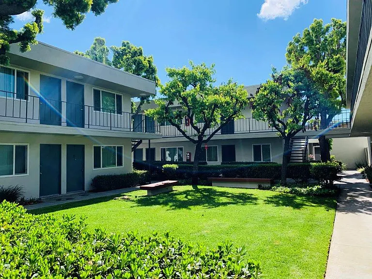 Clair Del and Clair Del Gardens — Photo 7