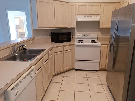5th image of 525 Jackson Ave #A