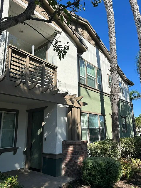 2 bed, 1094 sqft, $3,400 — Photo 2