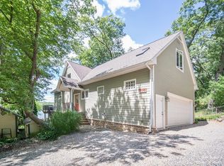 338 Shoreview Dr, Chelsea, MI 48118