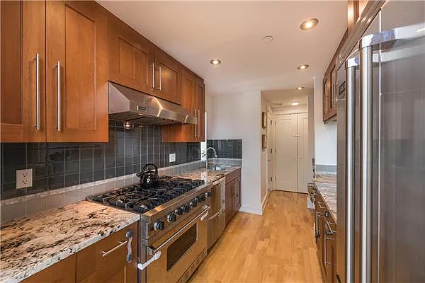 Sold by Exclusive Properties Sotheby's International Realty | media 3