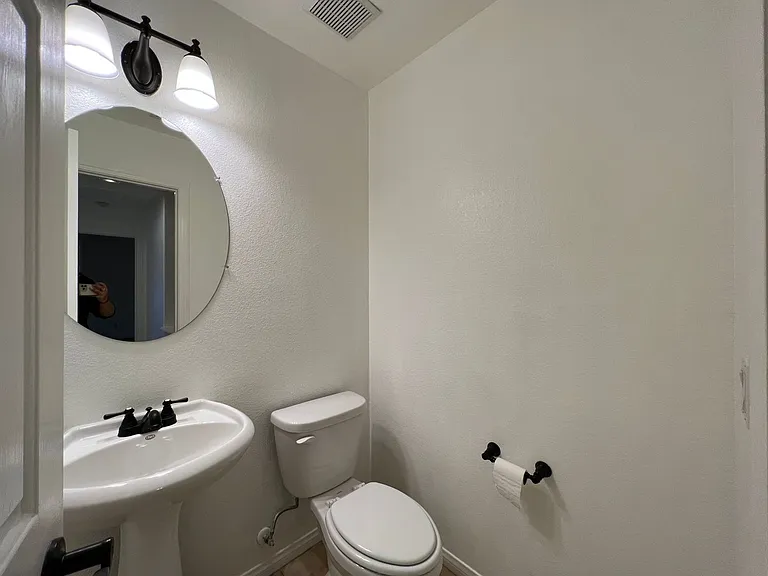 5561 Anticipation Ct — Photo 21