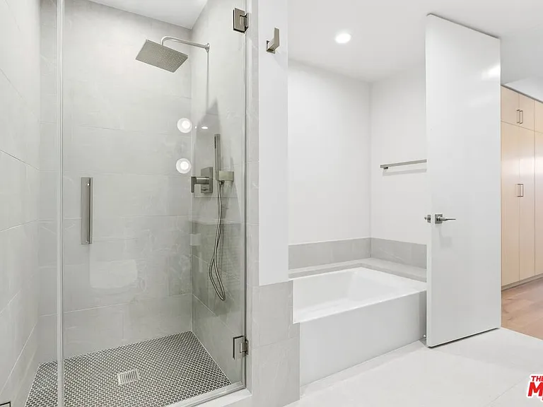 515 Ocean Ave #304N — Photo 17