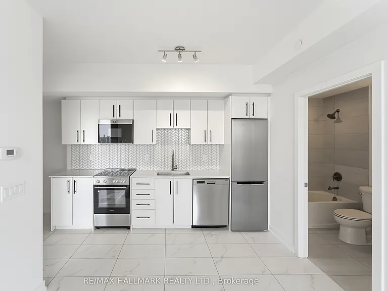 5 Wellington St S #1406 — Photo 8