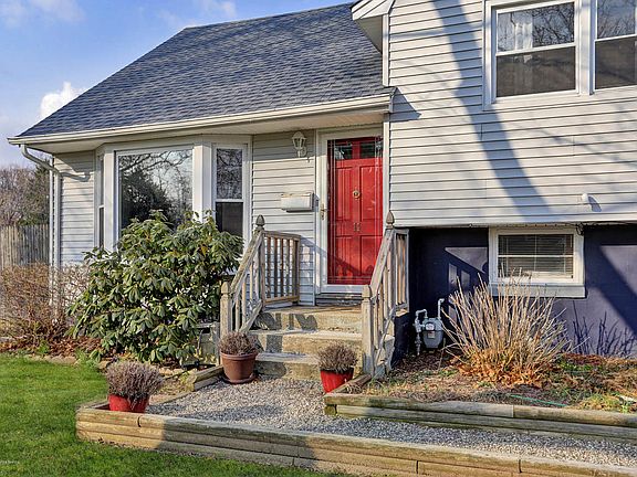 4th image of 11 Woodside Dr