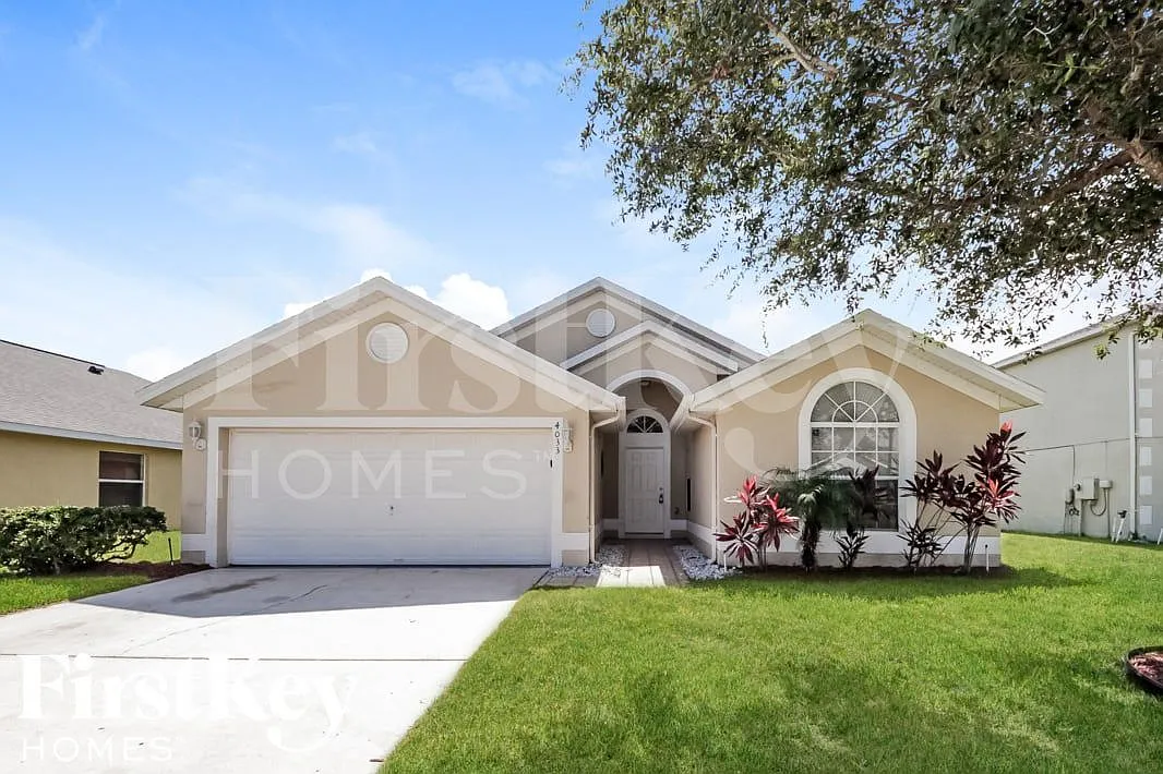 4 bed, 2.0 bath, 1654 sqft, $2,820 — Photo 1