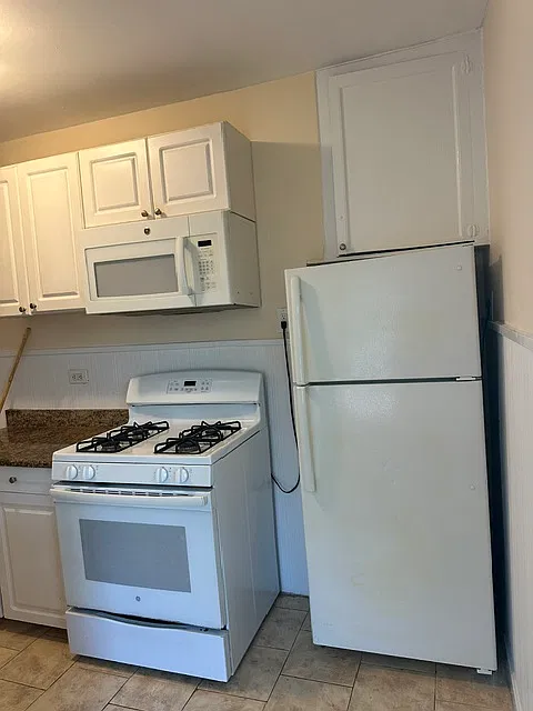 3 bed, $3,000 — Photo 4