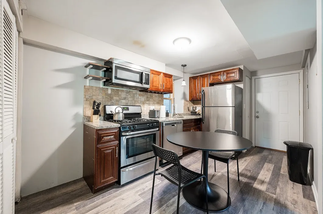 3 bed, 1130 sqft, $2,400 — Photo 4