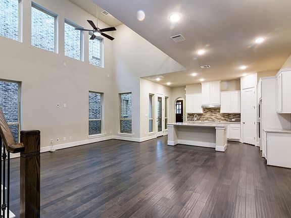 4th image of 5126 Galahad Ct