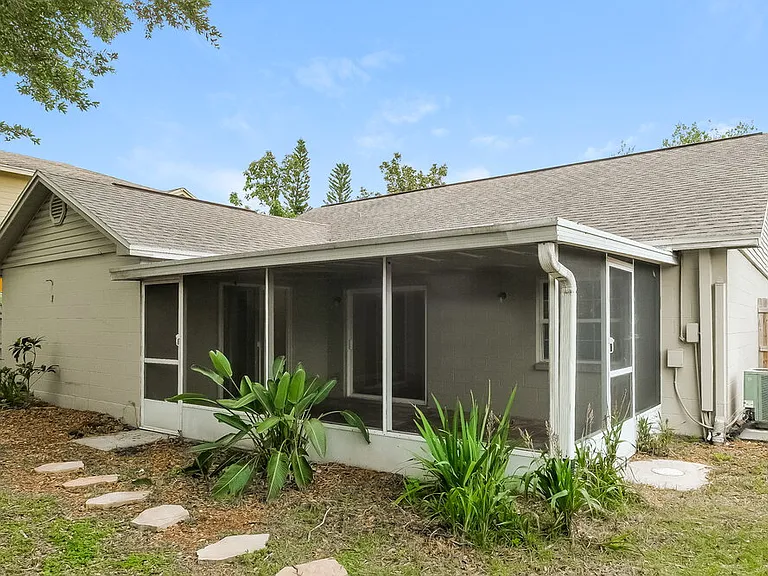 2016 Lori Ann St — Photo 16