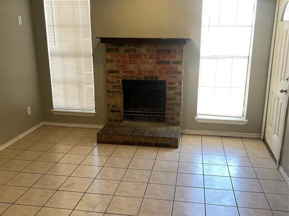 9520 Royal Ln, Dallas, TX 75243
