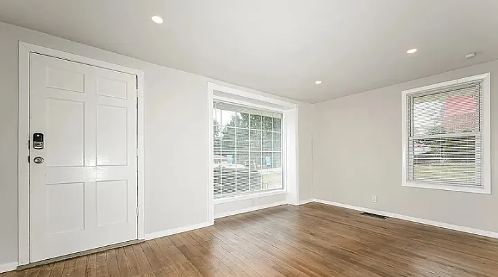 Beechford Ave — Photo 4