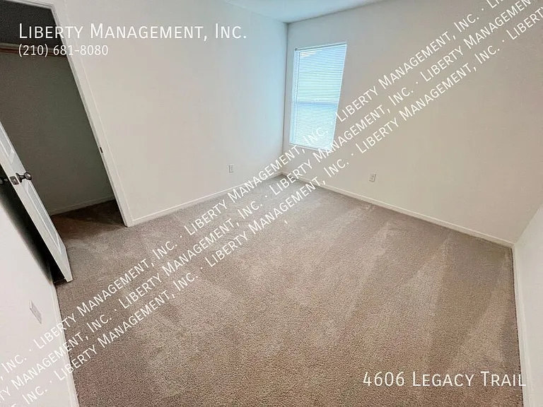 4606 Legacy Point — Photo 9