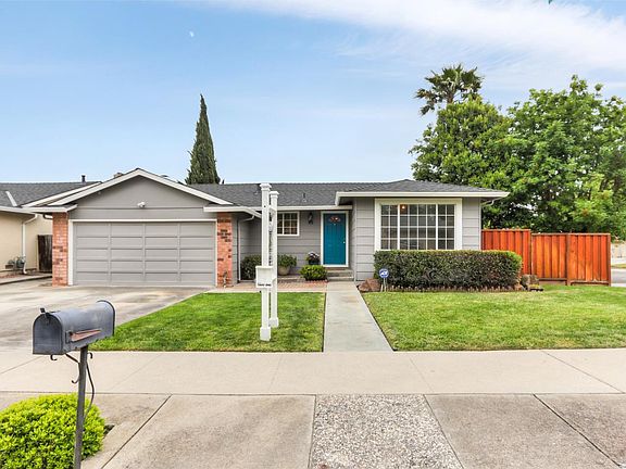 3rd image of 3157 Balmoral Dr