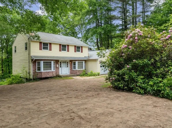 35 William G Dr, Tewksbury, MA 01876