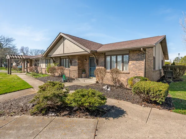 3875 Offshore Dr, Columbus, IN 47203