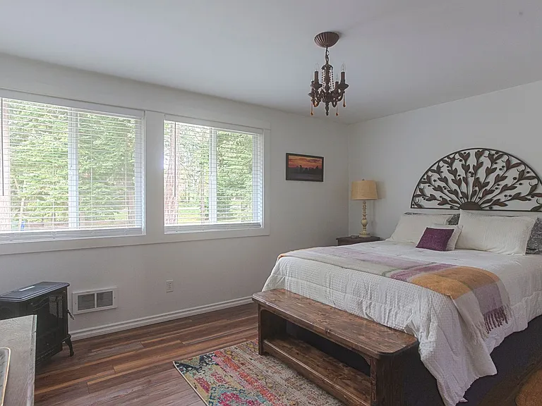 1205 NW Crosby Ave — Photo 14