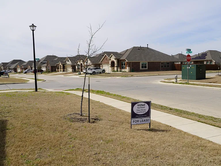 423 Pepperbark Ave — Photo 37