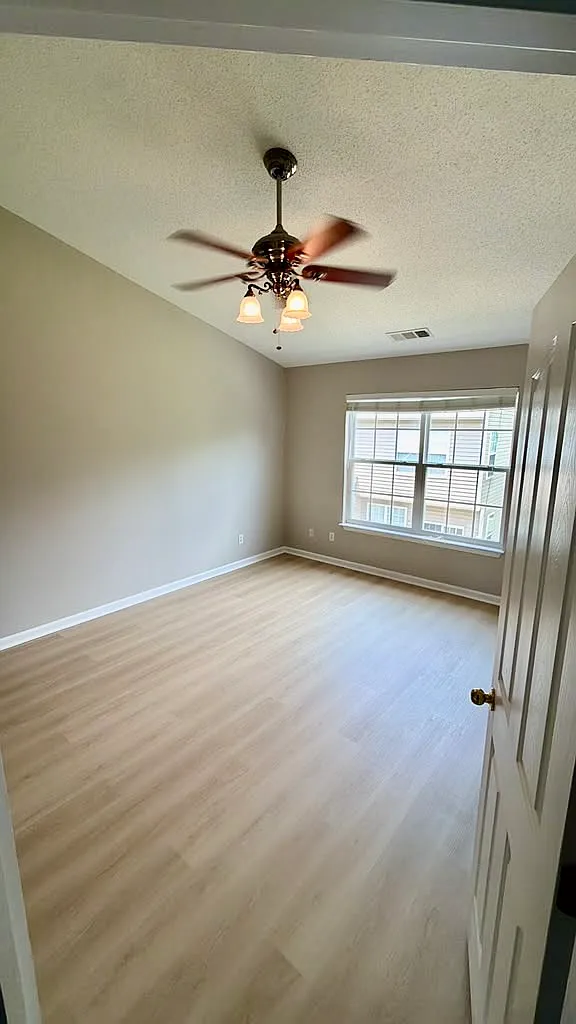 2 bed, 2.5 bath, 1550 sqft, $1,700 — Photo 3