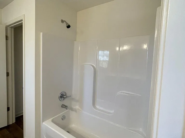 8102 Gateway Run Rd — Photo 8