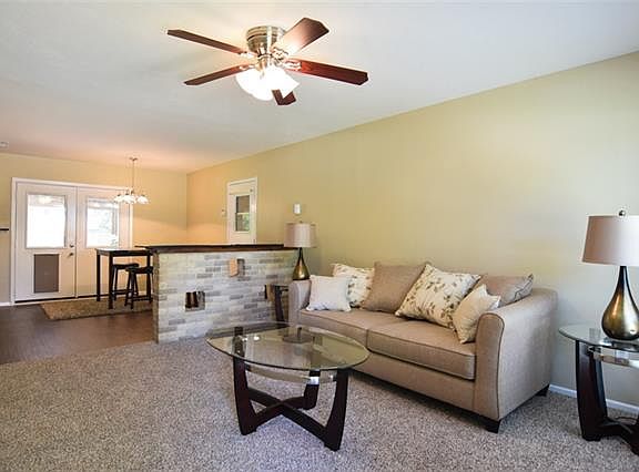 2nd image of 710 Sunset Dr