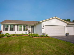 10337 Hawks Pointe Trl, Roscoe, IL 61073