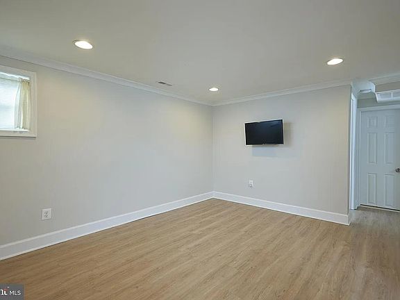 5th image of 711 Colby Ave