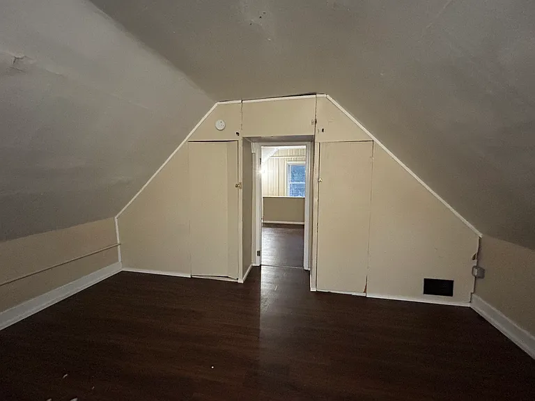 1605 Spruce St — Photo 10