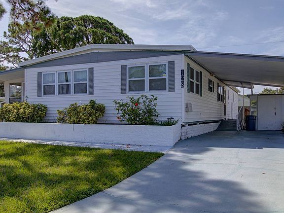 3rd image of 128 Melrose Cir