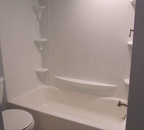 5th image of 232 Leslie Ave