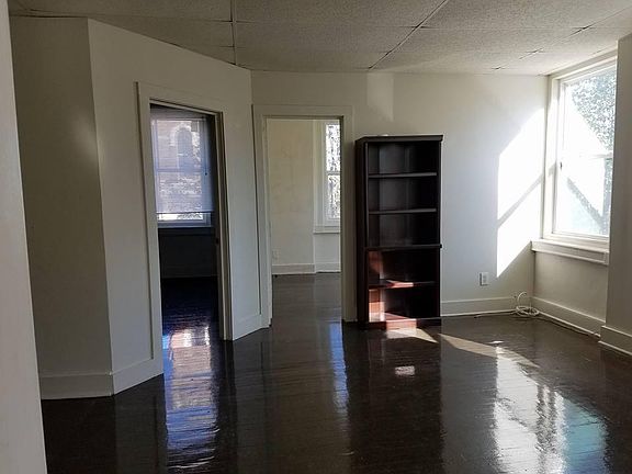 5th image of 49 Bath St APT 3