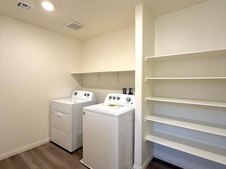 5646 Mesa Sedona St — Photo 29