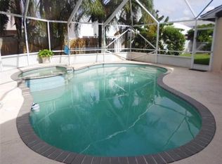 10212 SW 12th St, Pembroke Pines, FL 33025