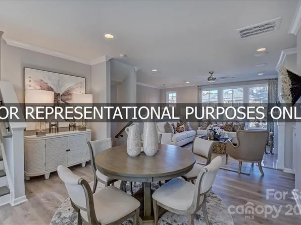 6032 Towering Oaks Dr, Charlotte, NC 28205