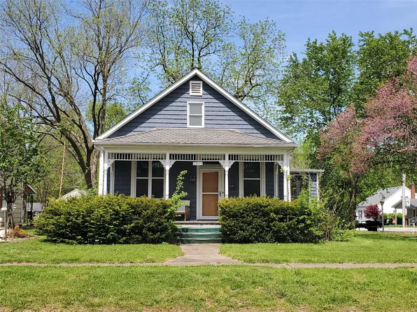 1711 Fairfax St, Carlyle, IL 62231