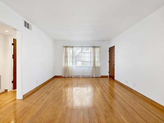 2nd image of 1745 N Mariposa Ave APT 2
