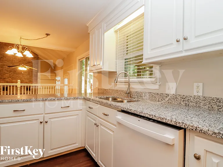 104 Beaumont Ct — Photo 6