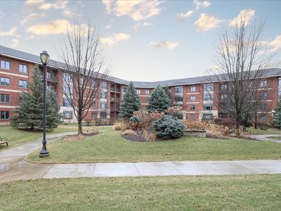 855 E 22nd St APT 304, Lombard, IL, 60148