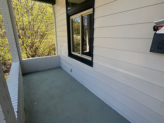 3rd image of 6440 Dean St